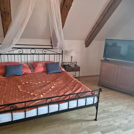 Hotelovy A Jezdecky Areal Dvur Krutenice Exteriör bild