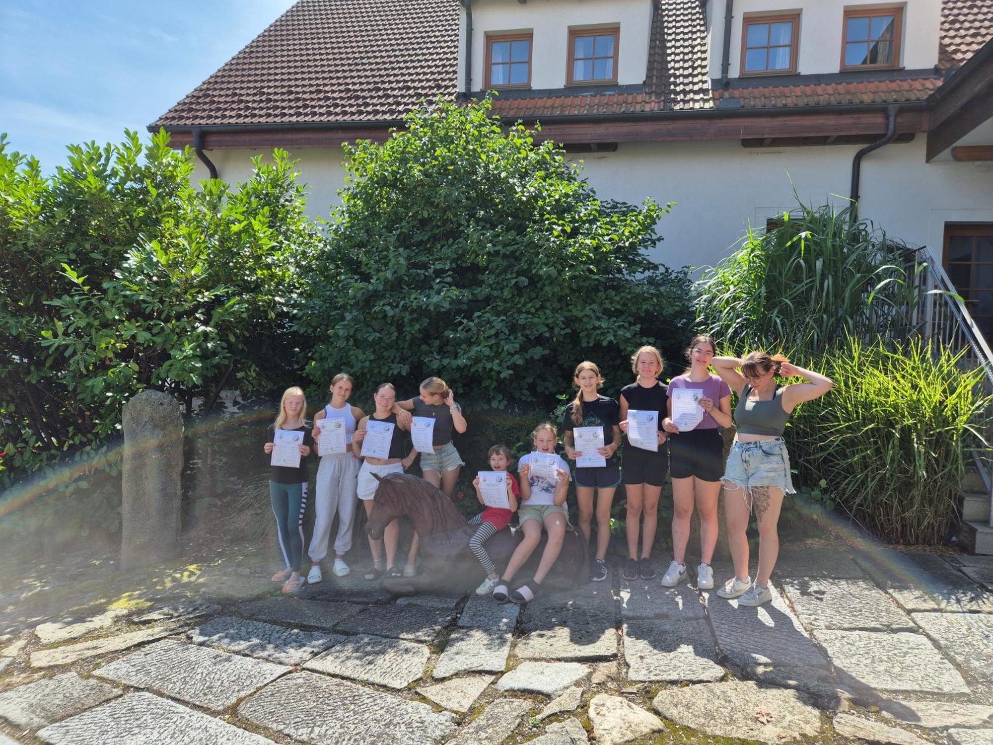 Hotelovy A Jezdecky Areal Dvur Krutenice Exteriör bild