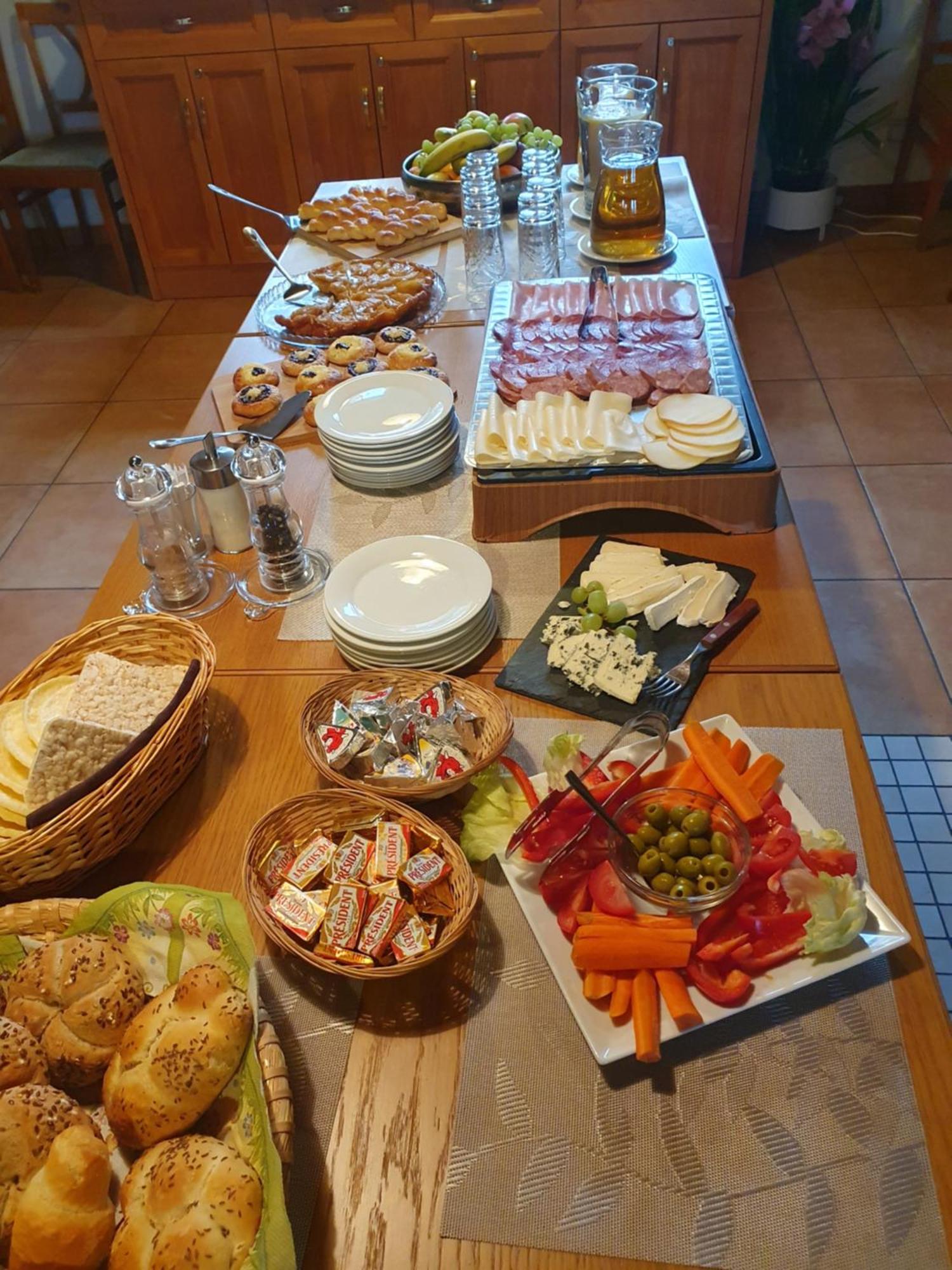 Hotelovy A Jezdecky Areal Dvur Krutenice Exteriör bild