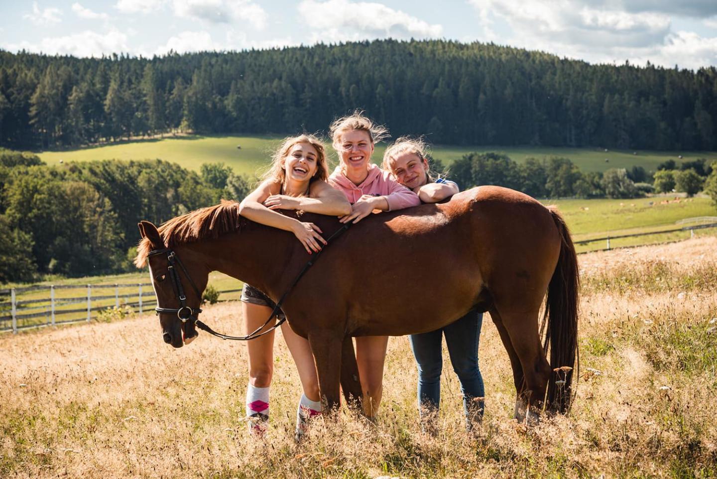 Hotelovy A Jezdecky Areal Dvur Krutenice Exteriör bild